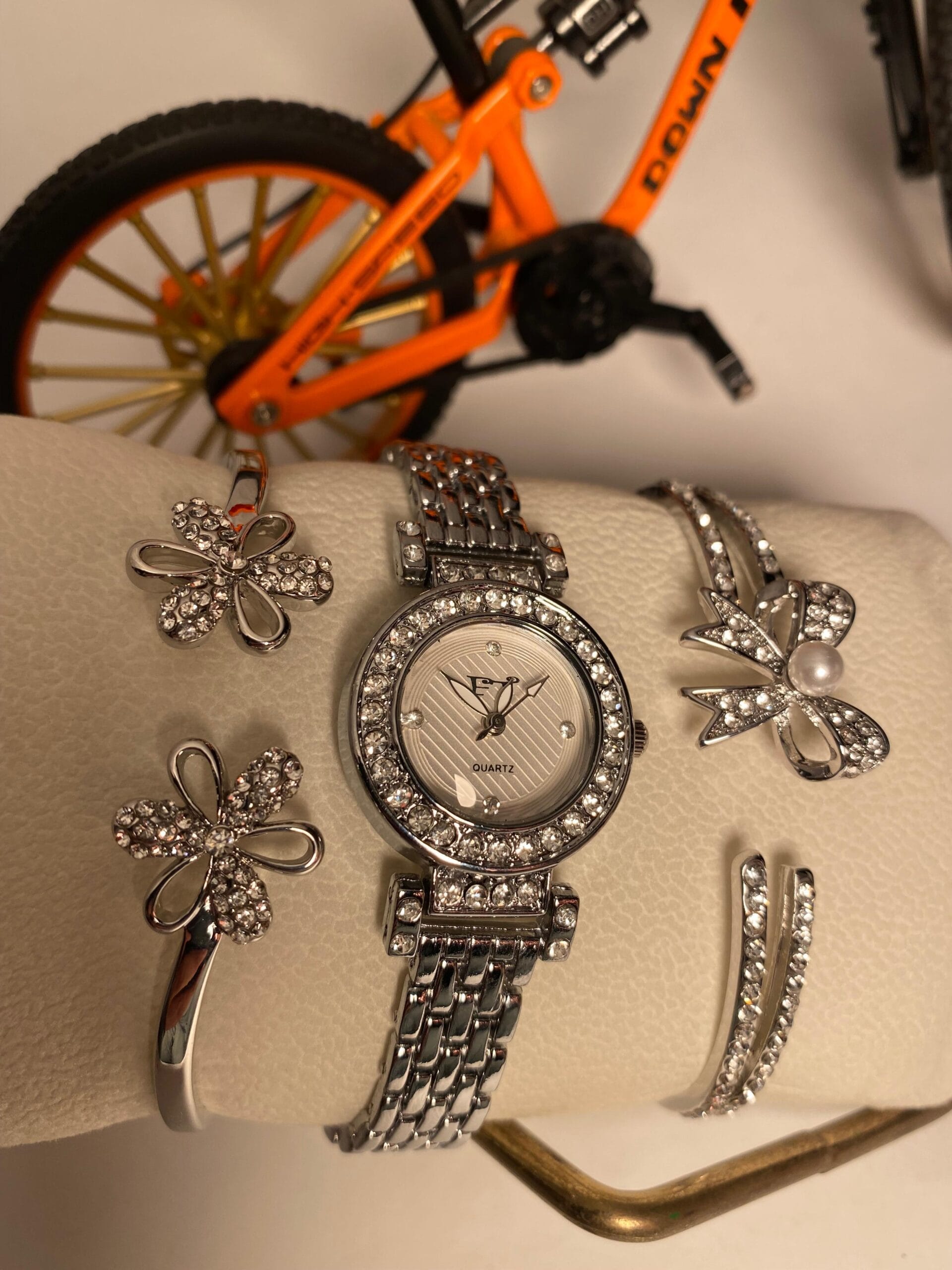 Stylish Women's Rose Gold Tone Quartz Watch & Double Bracelet Set - Many Colors! - Image 12