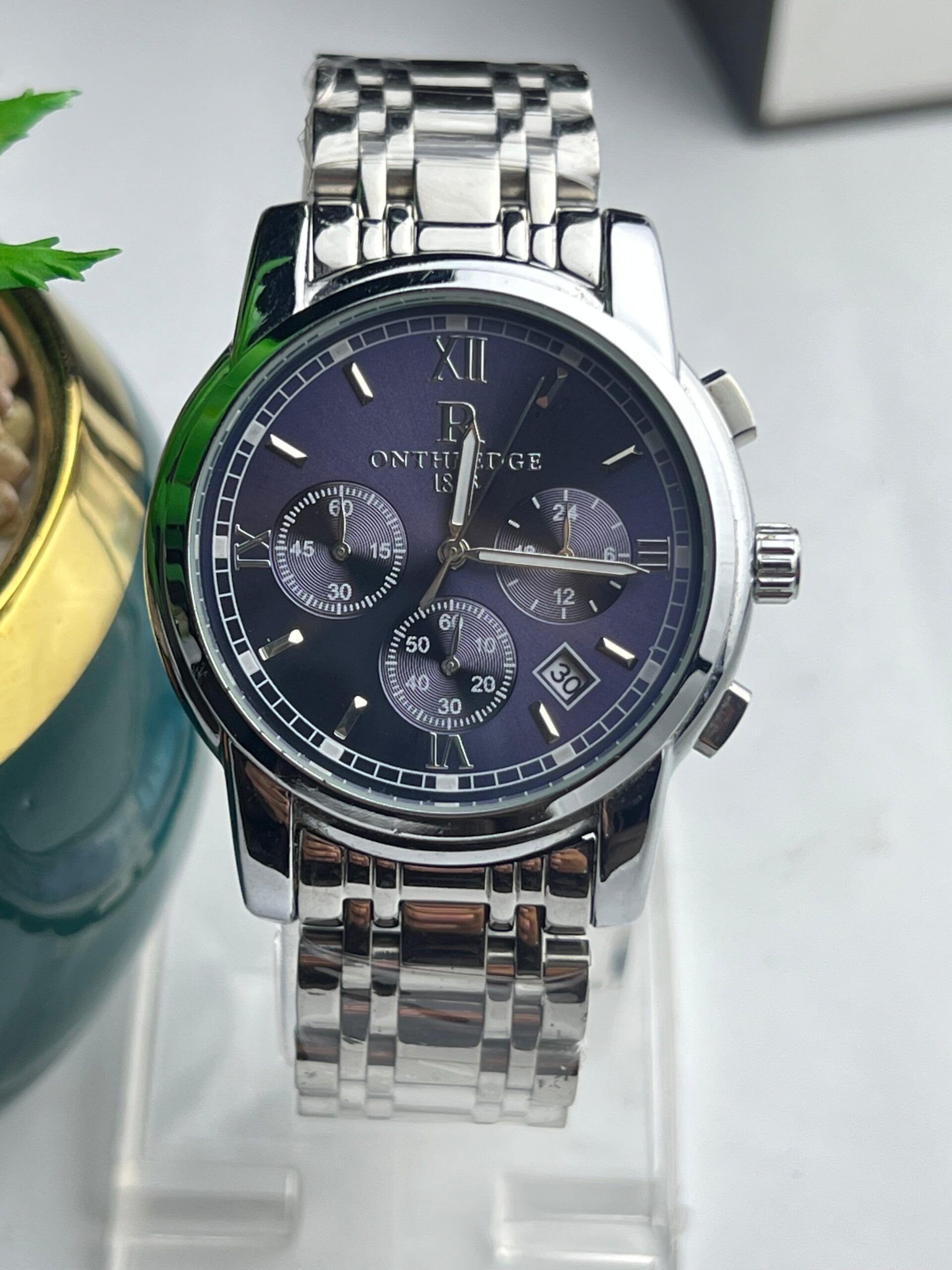 Luxury Chronograph Watch for Men - Crystal Markers, Date & Sub-Dials - Image 4